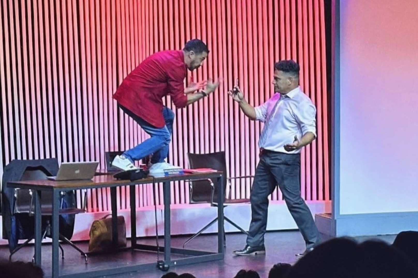 La renombrada comedia de Jordi Galcerán, 'El Crédito', llega a Miami, en el Teatro 8