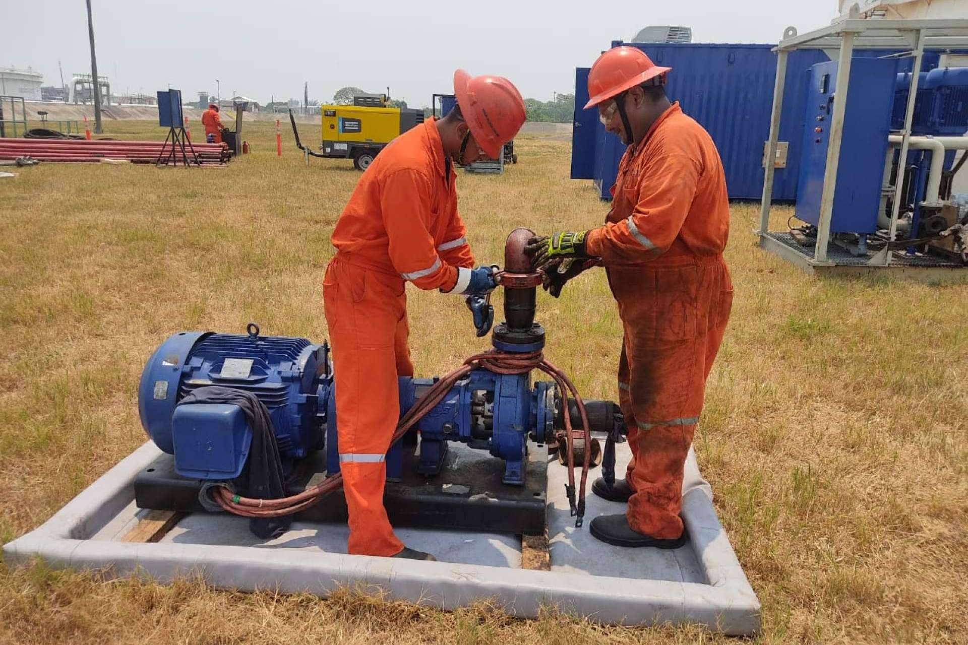 Oiltech, la compañía especializada en la limpieza industrial de tanques de almacenamiento
